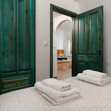 Oniro House * Archangelos (Rhodes)